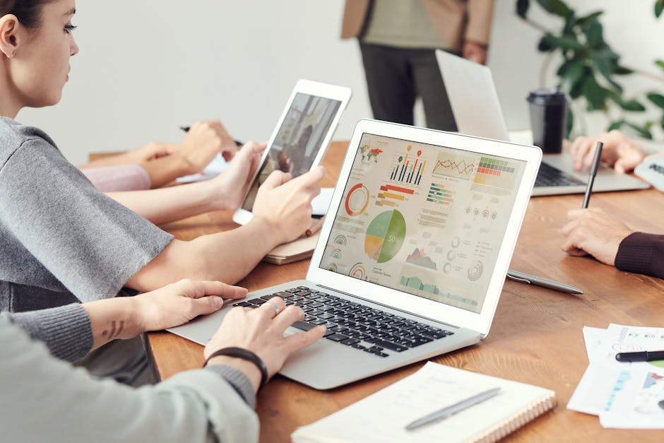 How CRM Software Simplifies Data Collection and Analysis